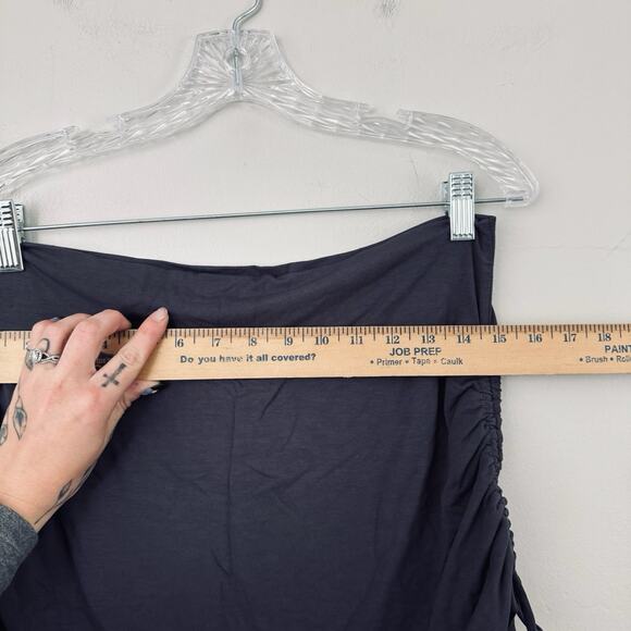 Dia Black Cinched Sides Short Skirt Women’s Size M/L - Picture 2 of 7